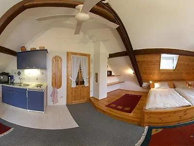 Historischer Pfarrhof Monchsondheim